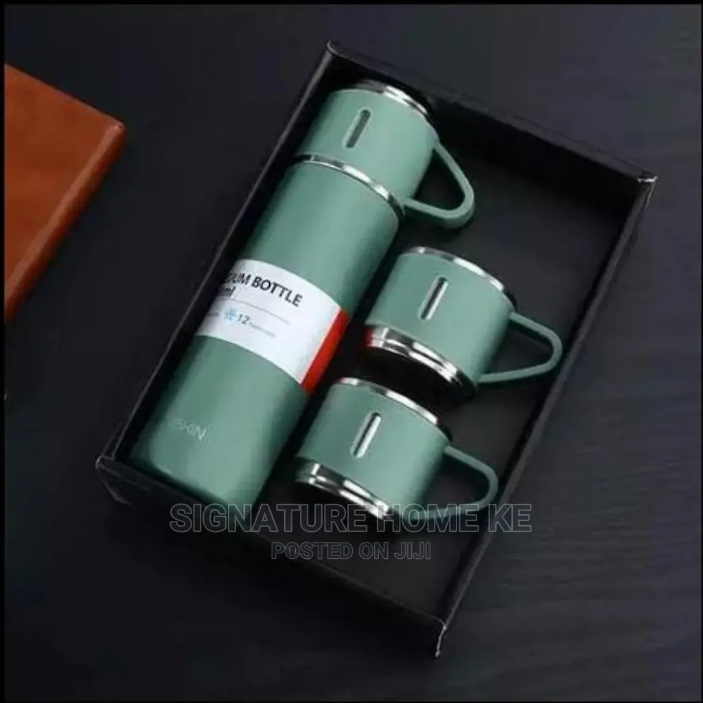 Non-Breakable Flask Gift Set With 2 Cups