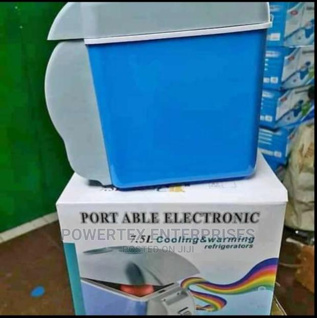 Portable 7.5 Litres Car Fridge - main view