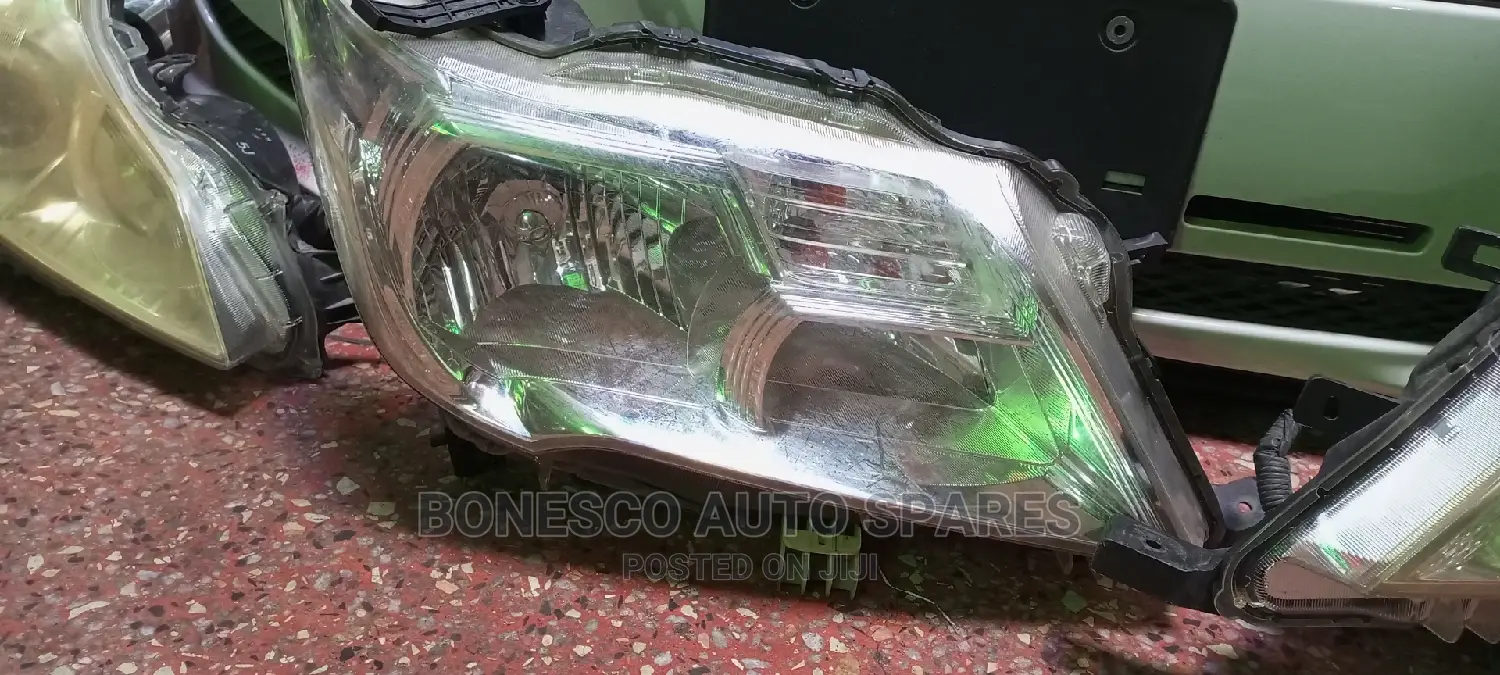 Nissan Serena Nonxenon 2012/13 Headlights
