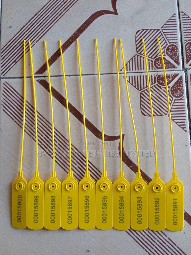 Plastic Seals - thumbnail 9