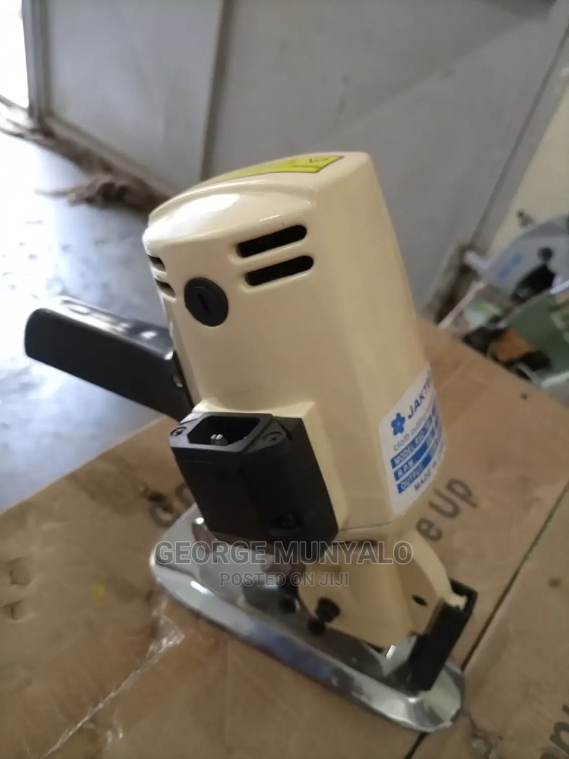 Round Knife Cloth Cutting Machine