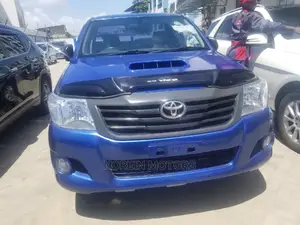 Toyota Hilux 2014 Blue