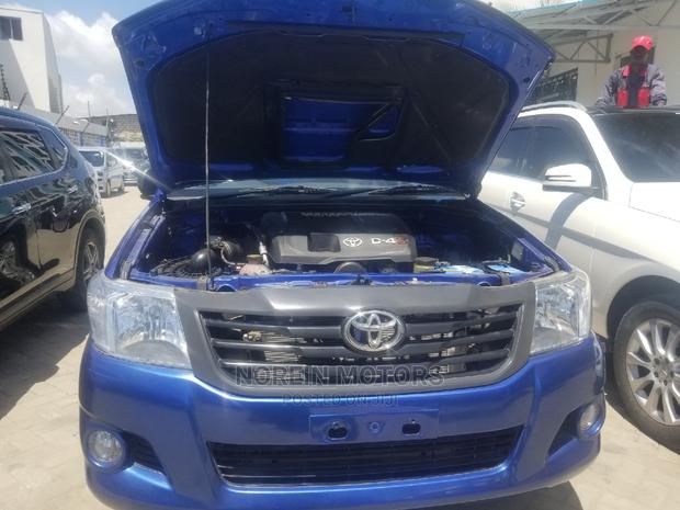Toyota Hilux 2014 Blue - thumbnail 3