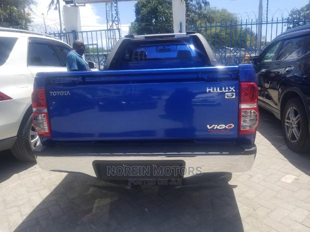 Toyota Hilux 2014 Blue - thumbnail 5