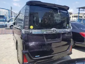 Toyota Voxy 2014 SV Premium Purple