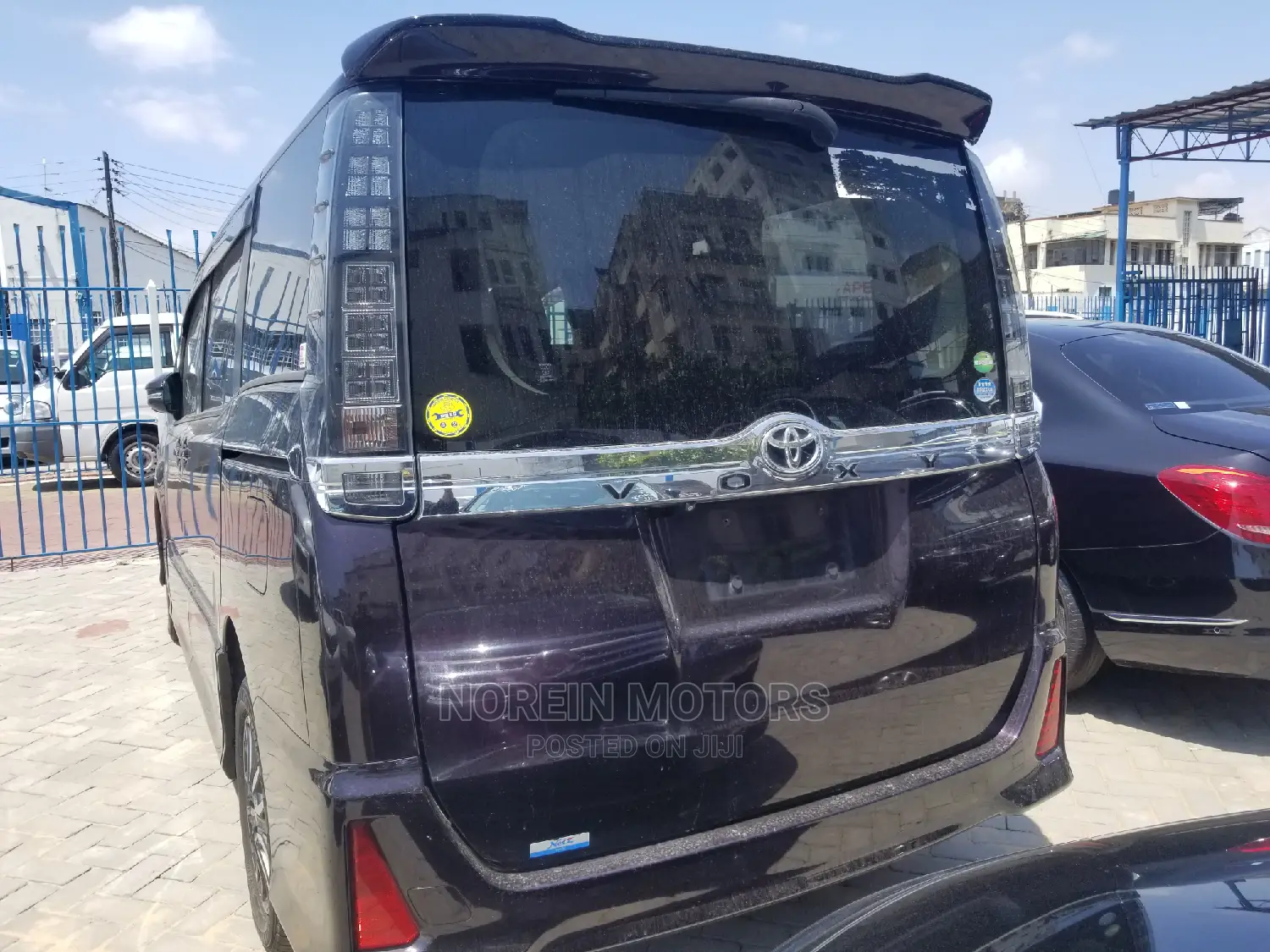 Toyota Voxy 2014 SV Premium Purple