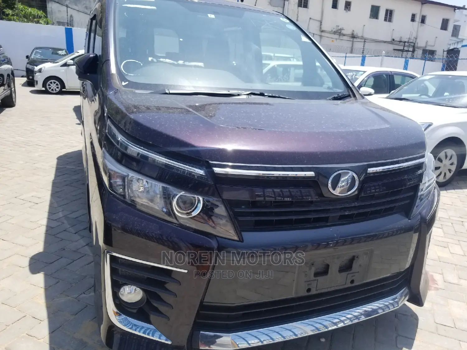 Toyota Voxy 2014 SV Premium Purple