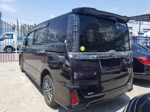 Toyota Voxy 2014 SV Premium Purple