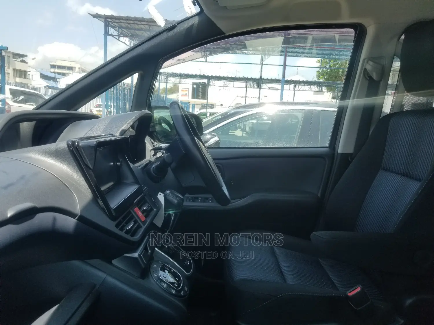 Toyota Voxy 2014 SV Premium Purple
