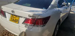 Toyota Crown 2013 White