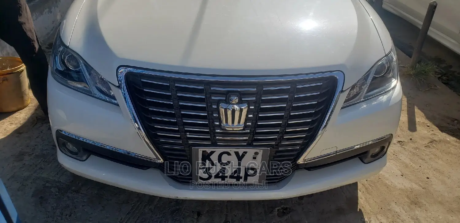 Toyota Crown 2013 White