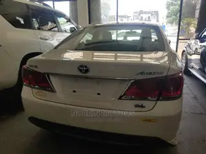 Toyota Crown 2014 Pearl