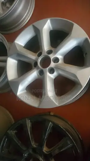 Nissan Navara Sport Rim Size 17