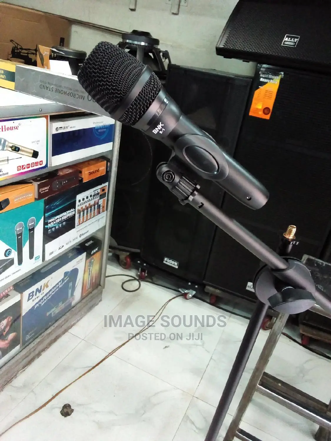 Corded Microphone With Microphone Stand