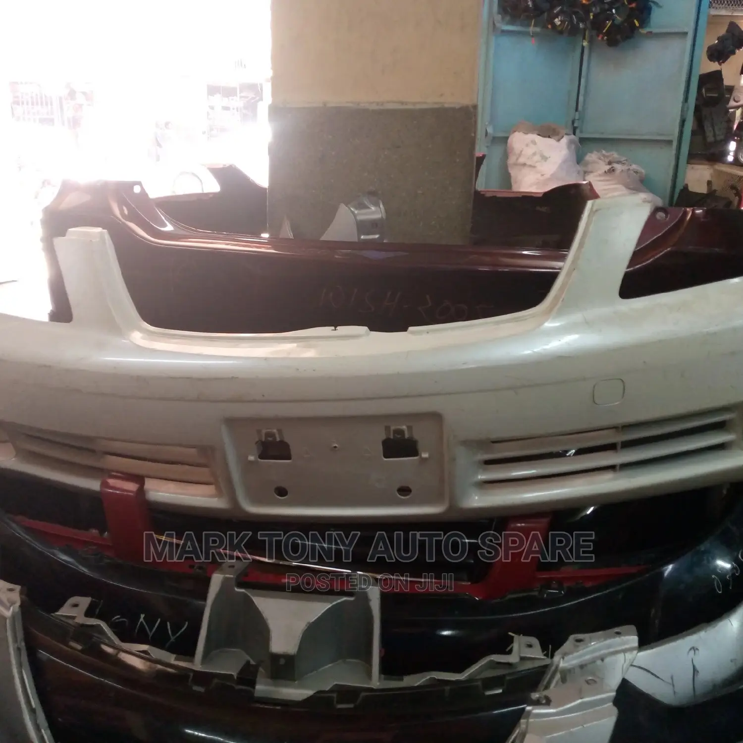 Crown Bumper 2005