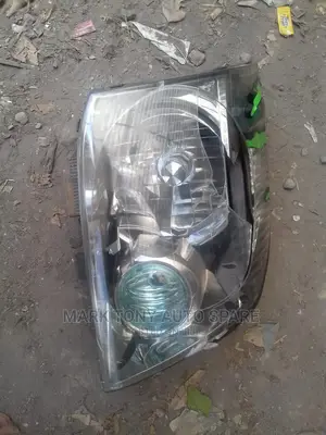 Extrail 2005 Headlight Zenon
