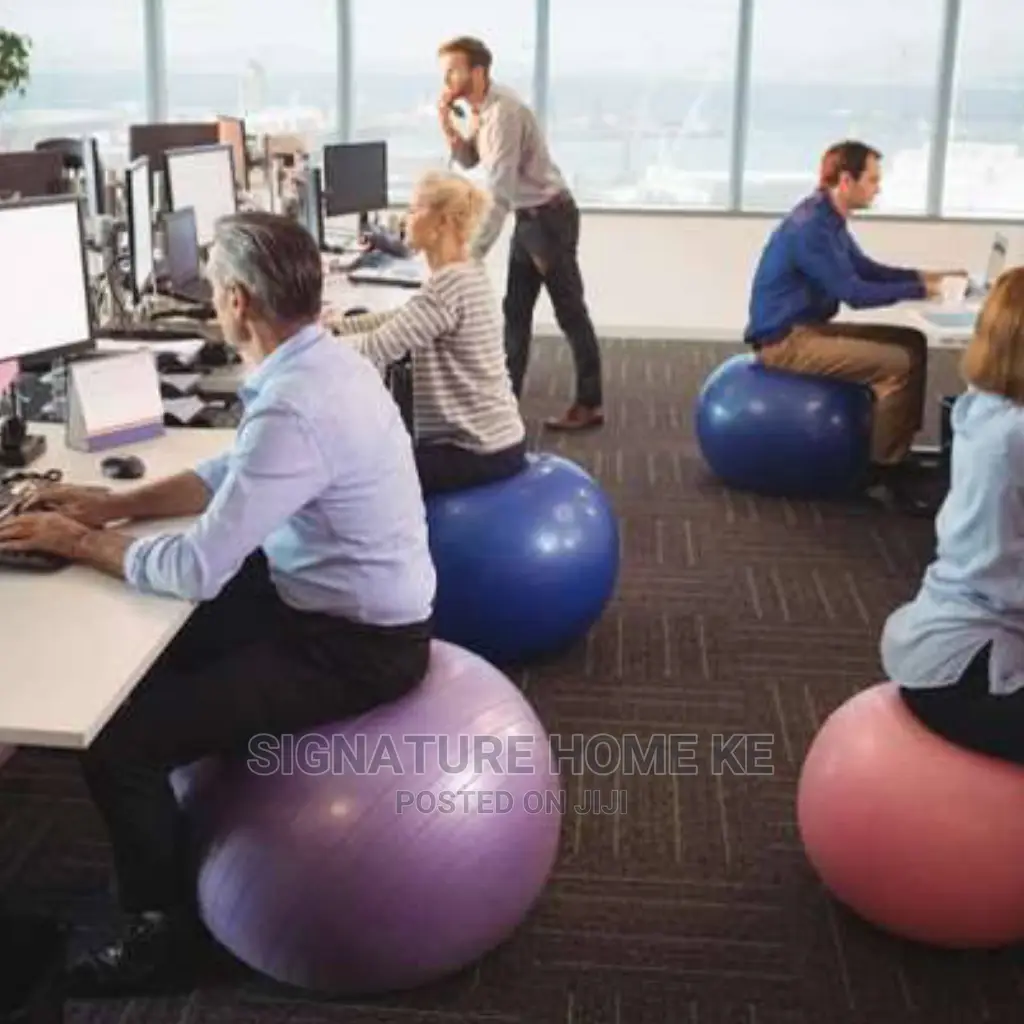 Yoga Ball/Pregnancy Ball/Workout Ball With Free Pump