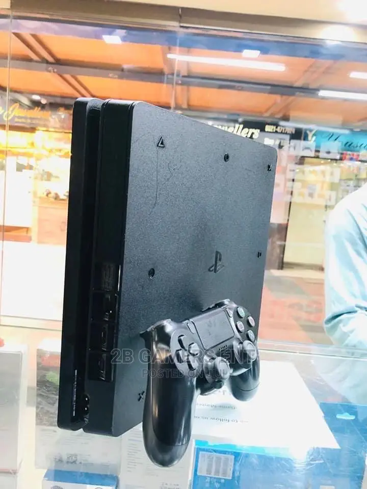 Play Station 4, Slim 500 GB Version