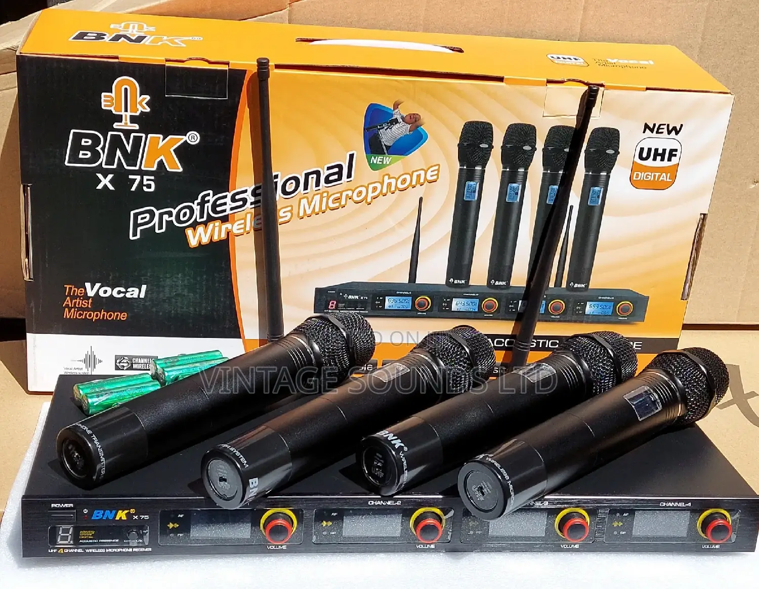 Bnk X75 Uhf Professional 4 Wireless Microphone