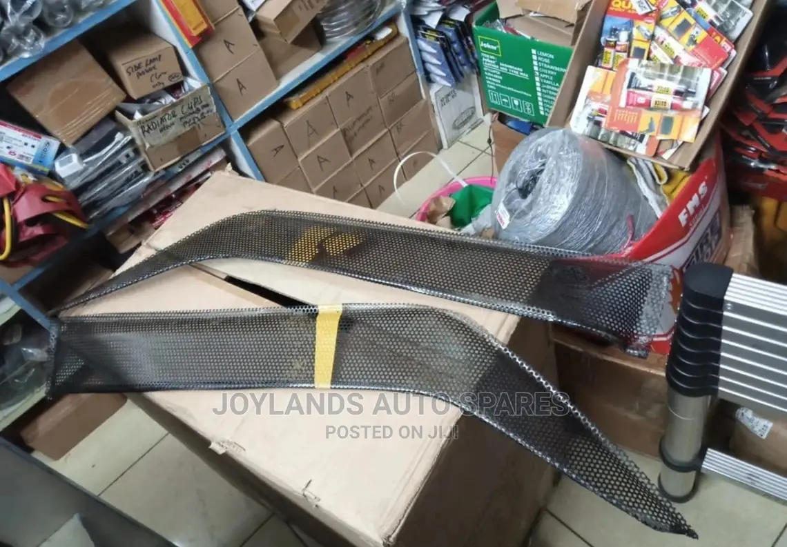 Windbreakers Toyota Hiace 5l