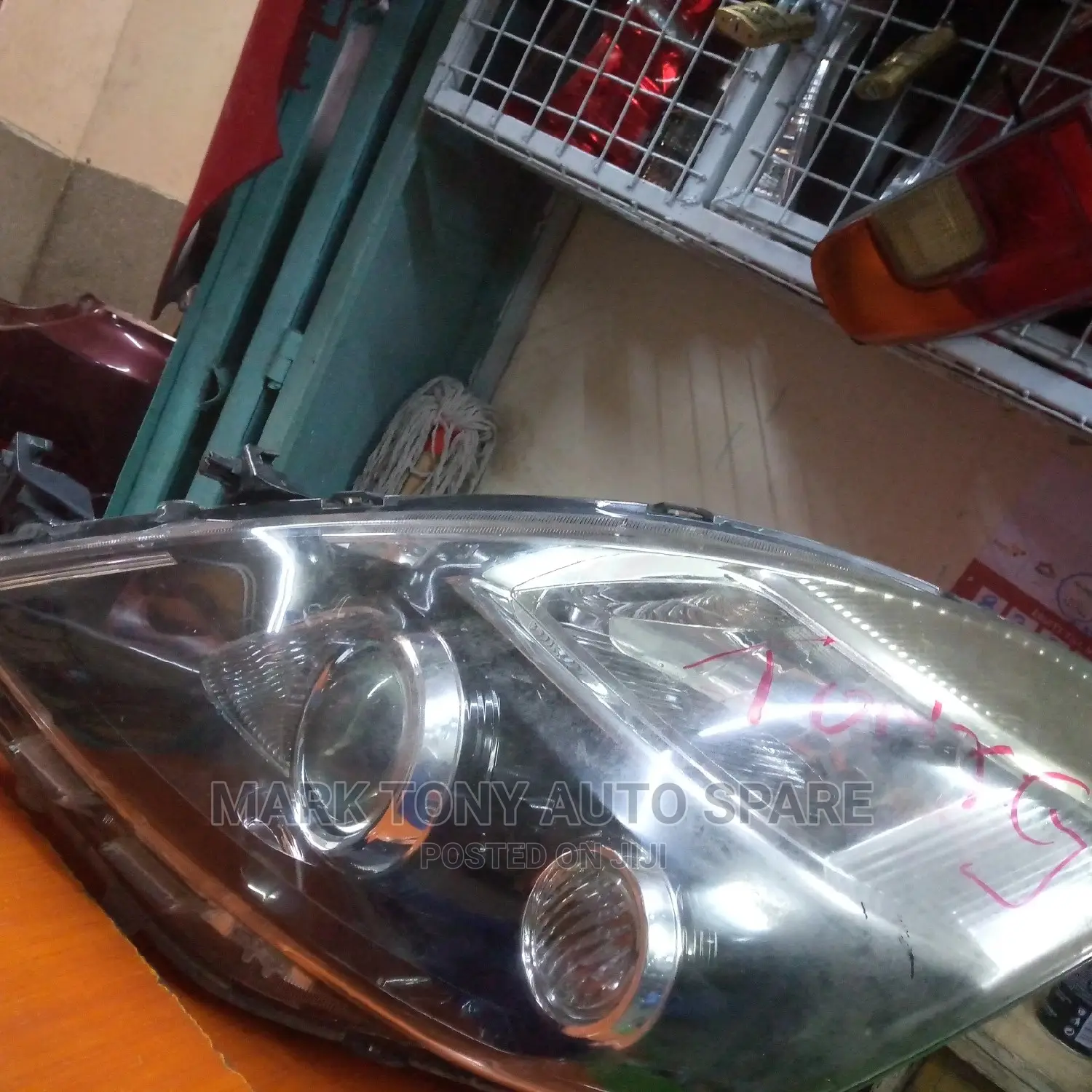 Isis 2010 Headlight New Model