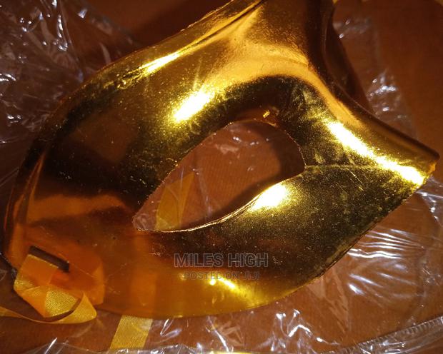 Laced Masquerade Masks - thumbnail 3