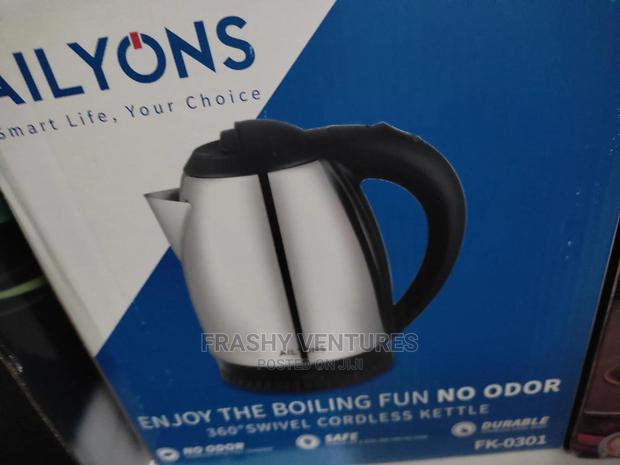 Ailyons Cordless Electric Kettle - main view