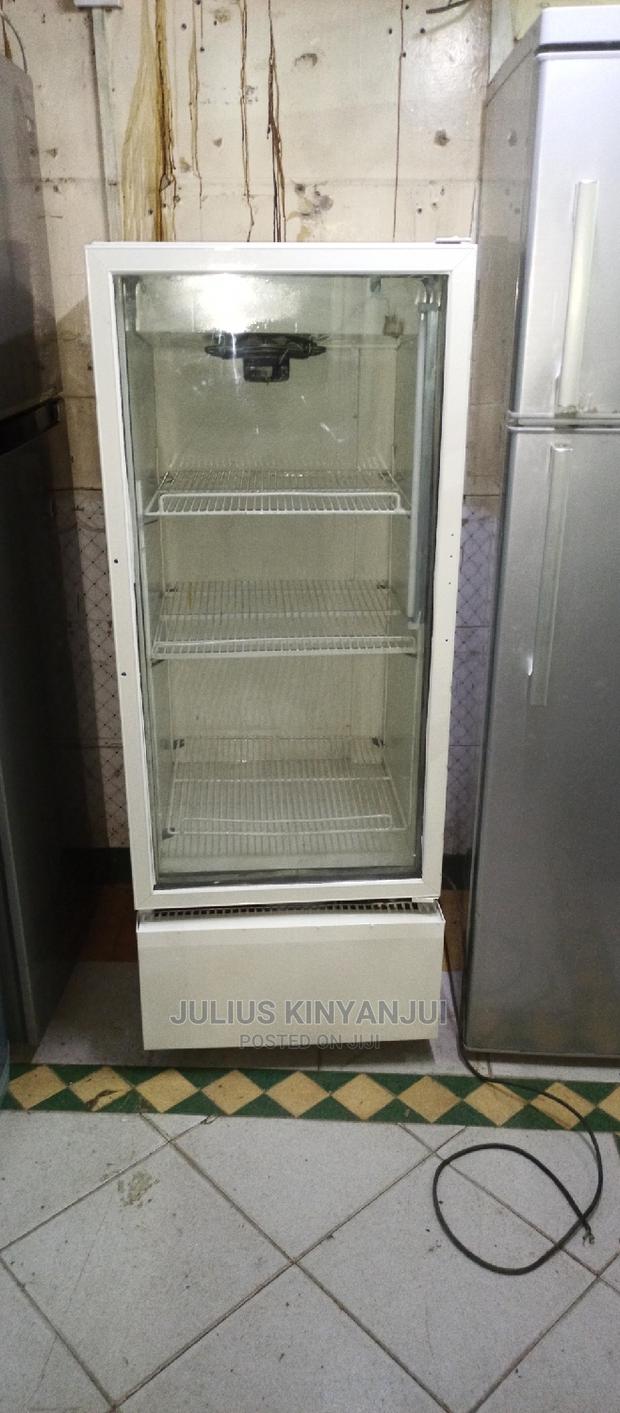 Medium Showcase Fridge - thumbnail 2