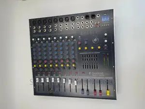 Soundcraft Plain 8 Channels Mixer