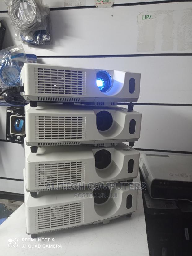 Hitachi Projectors - thumbnail 3