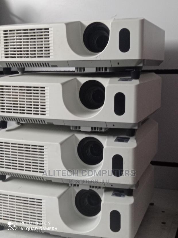 Hitachi Projectors - thumbnail 4