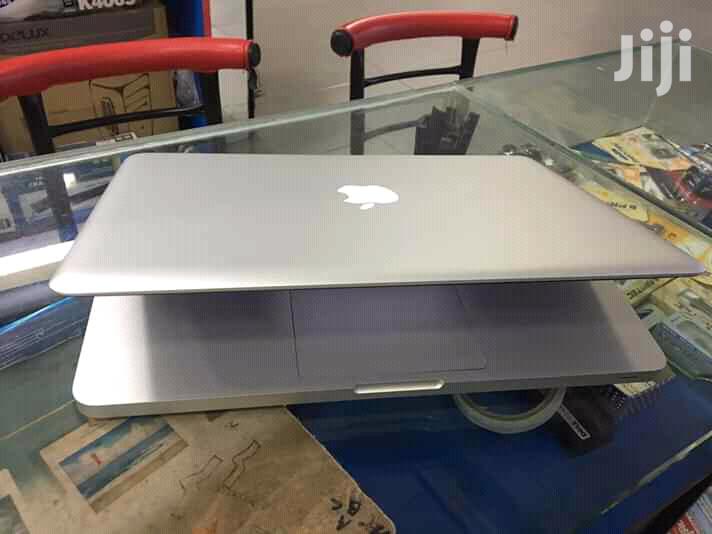 Apple Macbook Pro 13.3" 500GB HDD 4GB RAM