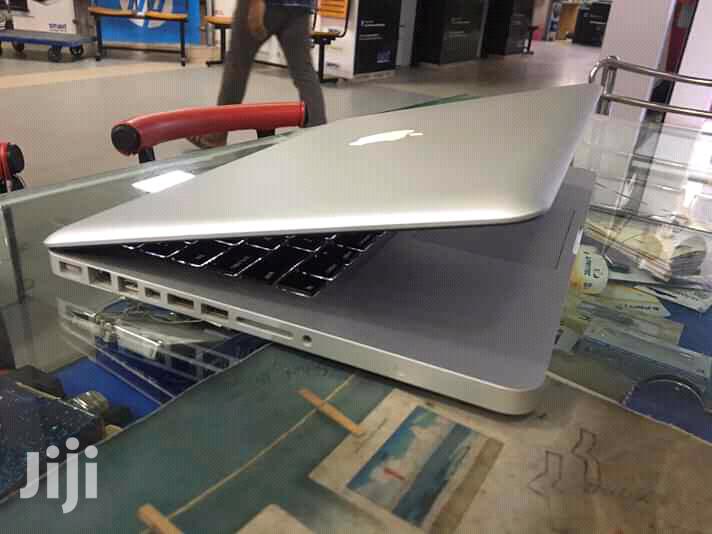 Apple Macbook Pro 13.3" 500GB HDD 4GB RAM