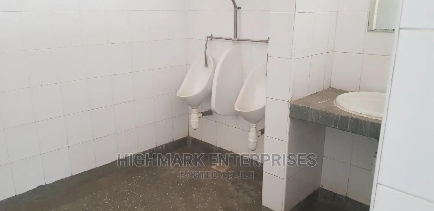 Warehouse/Godowns to Let