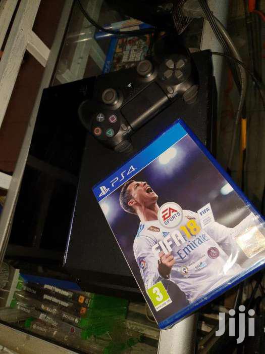 Ps4 With 10 Games Free - thumbnail 2
