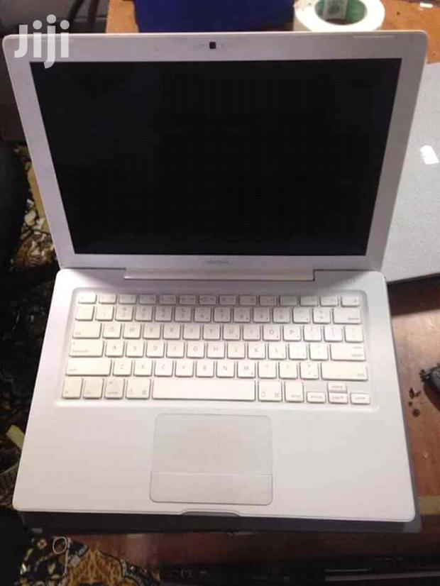 Apple Macbook 14" 320GB HDD 4GB RAM - main view