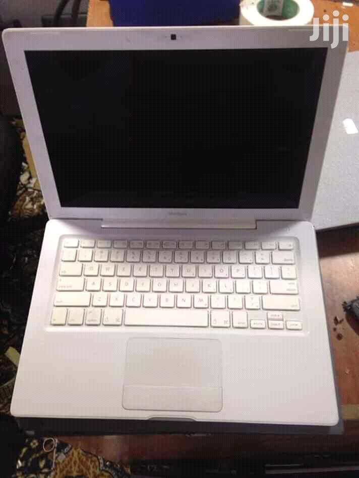 Apple Macbook 14" 320GB HDD 4GB RAM