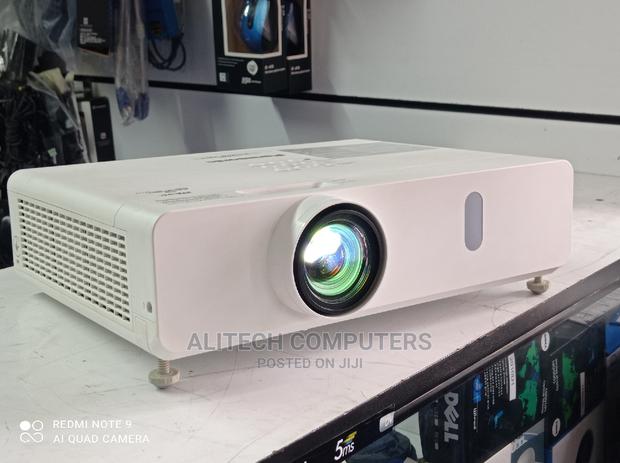 Panasonic Pt-Vx 420 Projectors - thumbnail 6