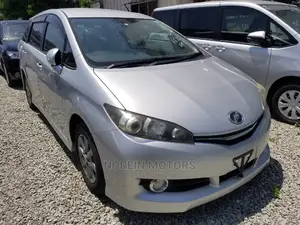 Toyota Wish 2014 Silver