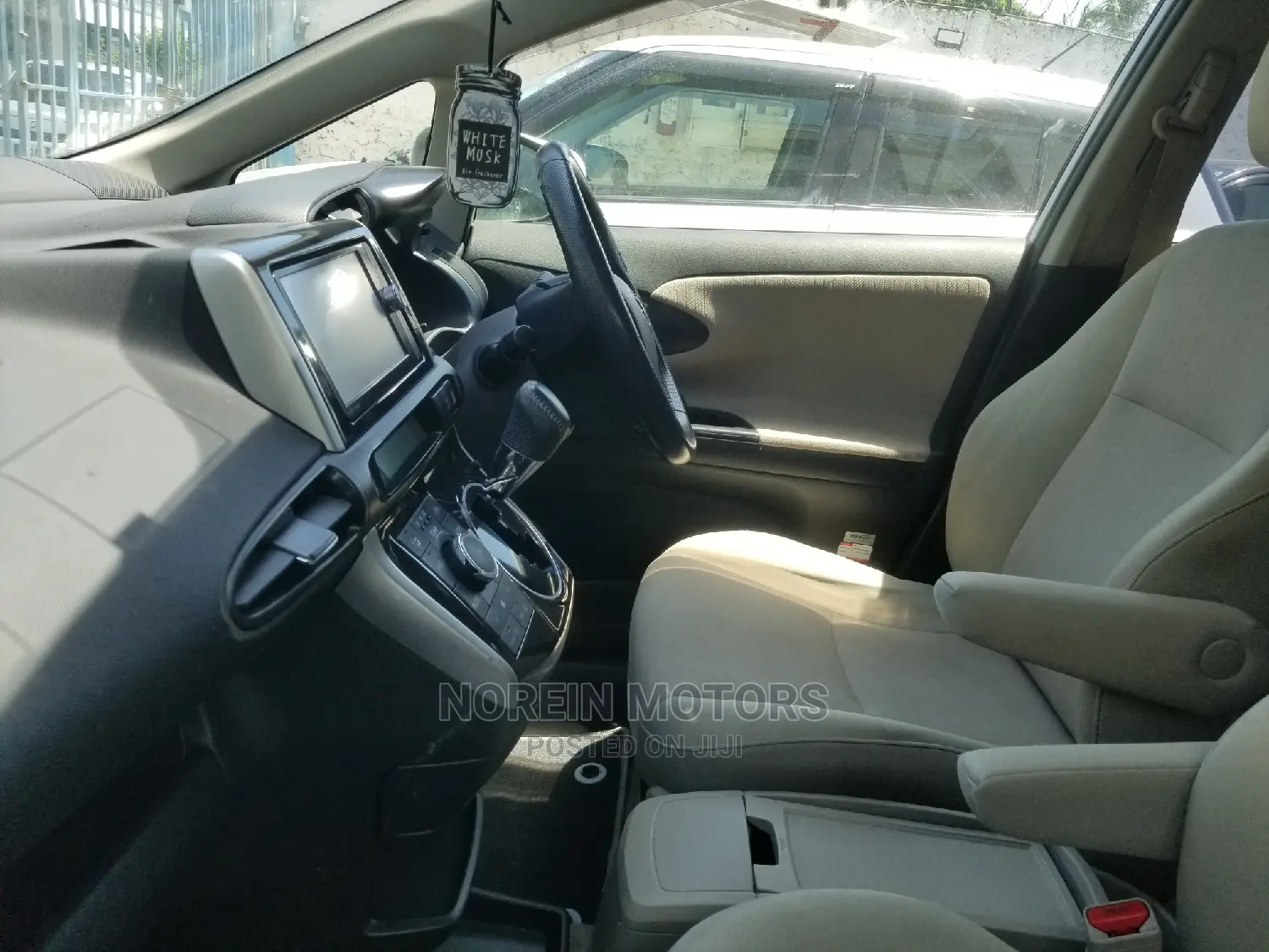 Toyota Wish 2014 Silver