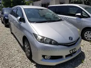 Toyota Wish 2014 Silver