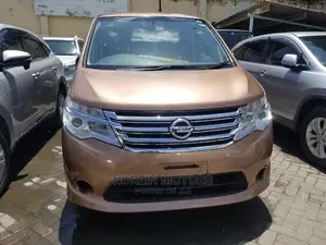Nissan Serena 2015 Gold