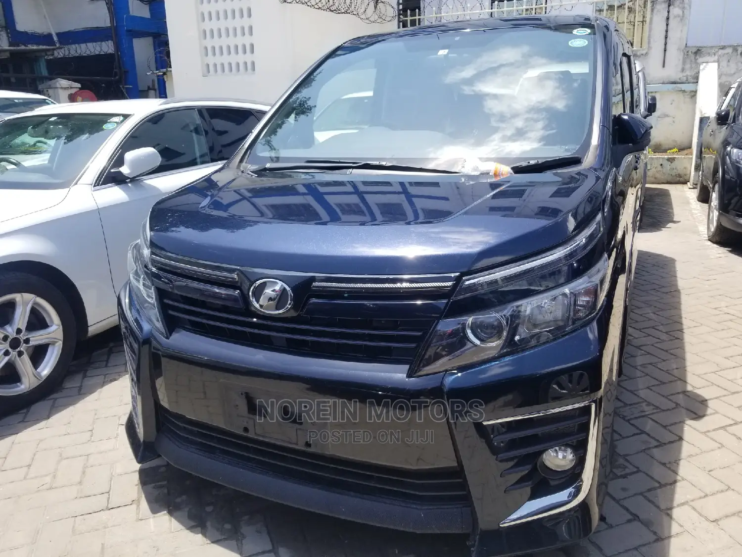 Toyota Voxy 2014 SV Premium Matt Black