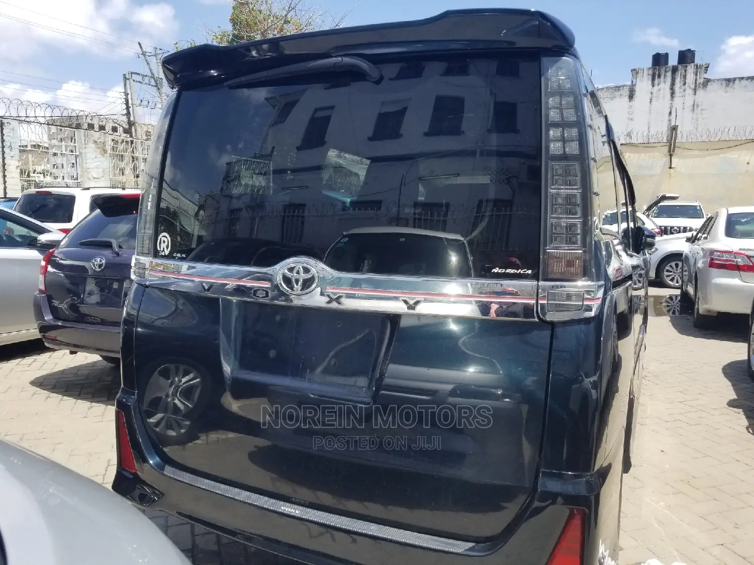 Toyota Voxy 2014 SV Premium Matt Black