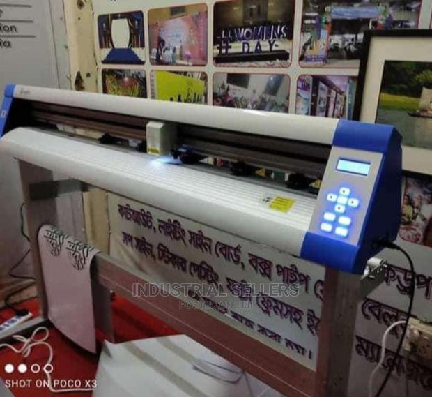 Print and Cut Plotter Vinyl Cutter Available - main view