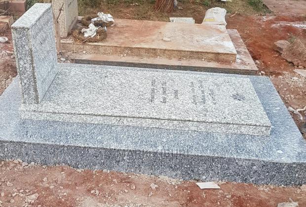 Granite (Grave Tops.)) - thumbnail 3