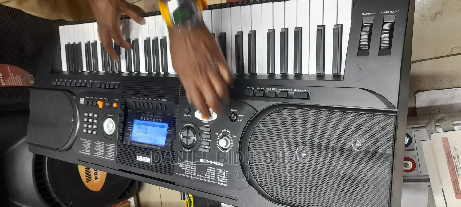 Yamaha Electric Keyboard Psr438
