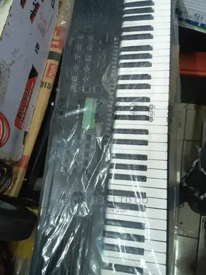 Yamaha Keyboard PSR -E273