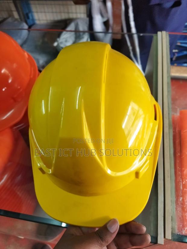Premium Safety Helmet With Ventilation - thumbnail 2