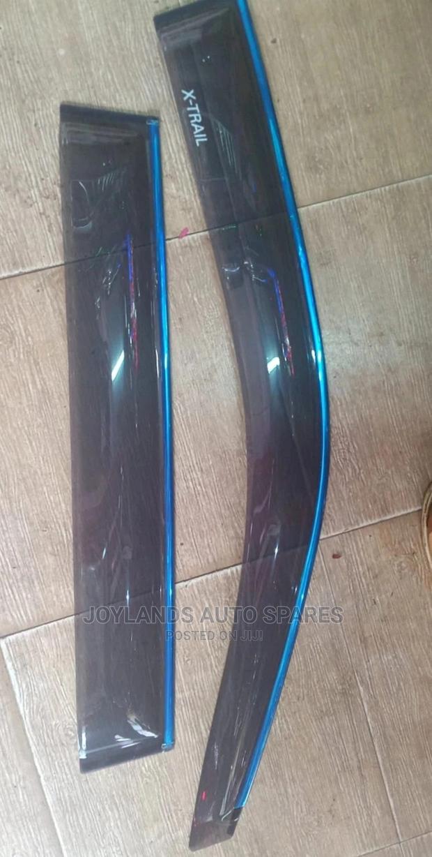 Windbreakers Nissan X-Trail T30 2005 - main view